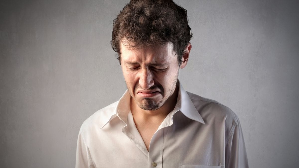 Male desperate. Низкая самооценка у мужчин. Ретро фото мужчина низкая самооценка. Man crying stock photo 1080p.